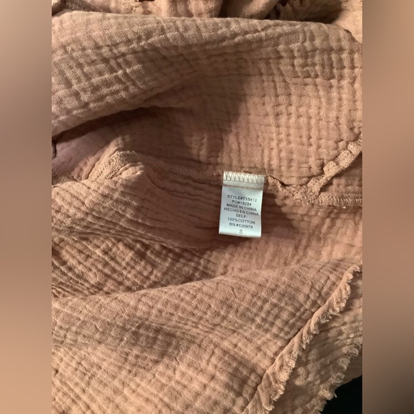 Intro Women's Coral Cotton Blouse V-Neck Top - Picture 6 of 6